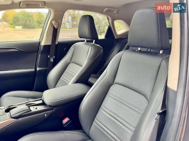 Сірий Лексус НХ, об'ємом двигуна 2 л та пробігом 55 тис. км за 20999 $, фото 46 на Automoto.ua