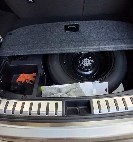 Сірий Лексус НХ, об'ємом двигуна 2 л та пробігом 140 тис. км за 23500 $, фото 5 на Automoto.ua