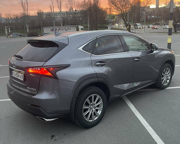 Серый Лексус НХ, объемом двигателя 2 л и пробегом 118 тыс. км за 25000 $, фото 3 на Automoto.ua