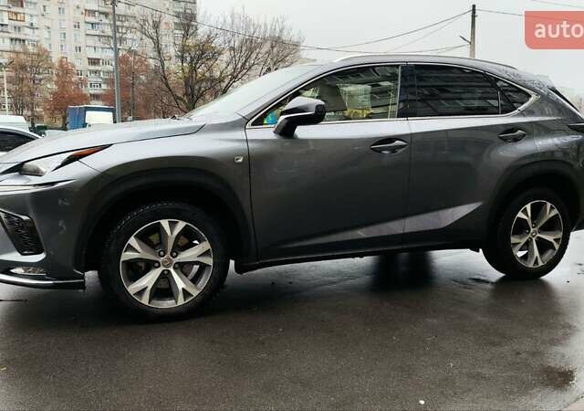 Сірий Лексус НХ, об'ємом двигуна 1.99 л та пробігом 139 тис. км за 24900 $, фото 2 на Automoto.ua