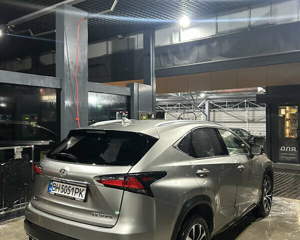 Сірий Лексус НХ, об'ємом двигуна 2 л та пробігом 153 тис. км за 20000 $, фото 4 на Automoto.ua