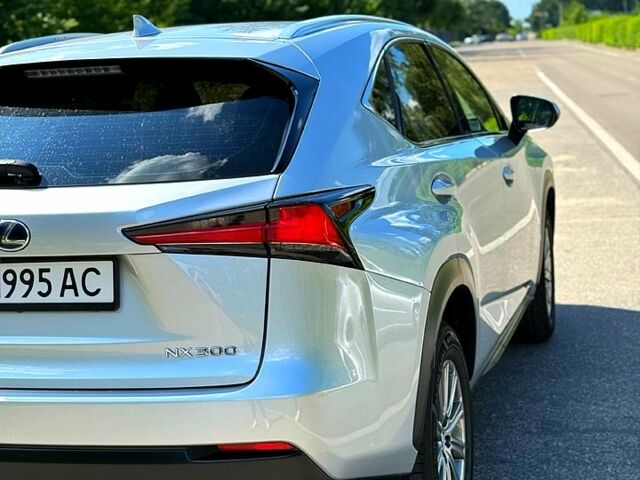 Серый Лексус НХ, объемом двигателя 2 л и пробегом 104 тыс. км за 30000 $, фото 6 на Automoto.ua