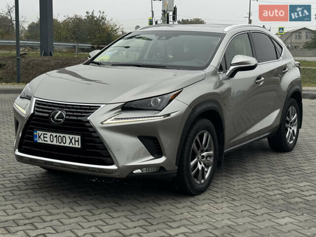 Сірий Лексус НХ, об'ємом двигуна 2 л та пробігом 67 тис. км за 25700 $, фото 1 на Automoto.ua