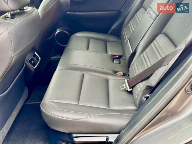 Сірий Лексус НХ, об'ємом двигуна 2 л та пробігом 56 тис. км за 20999 $, фото 52 на Automoto.ua