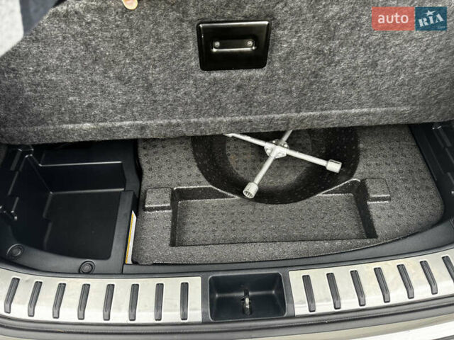 Сірий Лексус НХ, об'ємом двигуна 2 л та пробігом 67 тис. км за 25700 $, фото 21 на Automoto.ua