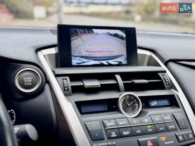 Сірий Лексус НХ, об'ємом двигуна 2 л та пробігом 55 тис. км за 20999 $, фото 64 на Automoto.ua