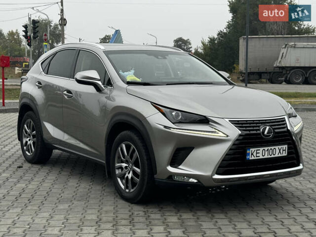 Сірий Лексус НХ, об'ємом двигуна 2 л та пробігом 67 тис. км за 25700 $, фото 3 на Automoto.ua