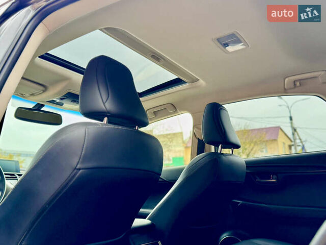 Сірий Лексус НХ, об'ємом двигуна 2 л та пробігом 55 тис. км за 20999 $, фото 53 на Automoto.ua