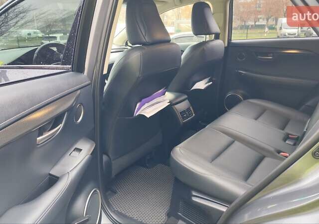 Сірий Лексус НХ, об'ємом двигуна 1.99 л та пробігом 139 тис. км за 24900 $, фото 14 на Automoto.ua