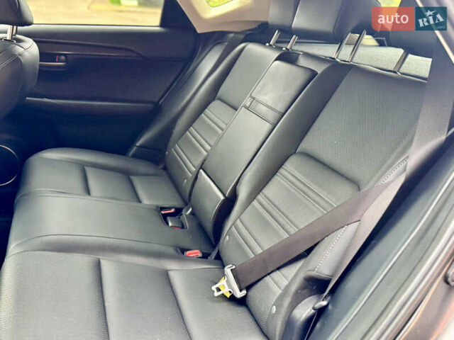 Сірий Лексус НХ, об'ємом двигуна 2 л та пробігом 56 тис. км за 20999 $, фото 76 на Automoto.ua