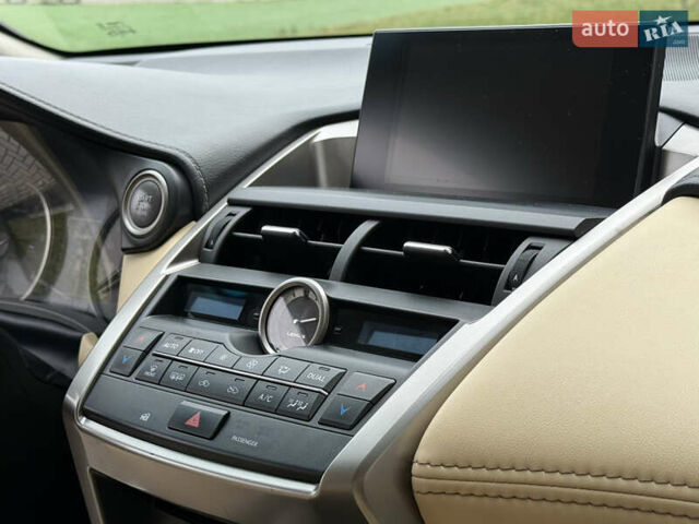 Серый Лексус НХ, объемом двигателя 2 л и пробегом 140 тыс. км за 23500 $, фото 44 на Automoto.ua