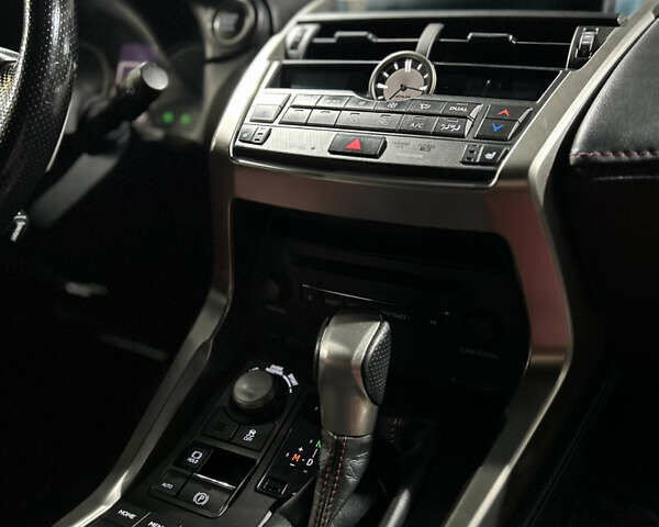 Сірий Лексус НХ, об'ємом двигуна 2 л та пробігом 153 тис. км за 20000 $, фото 8 на Automoto.ua