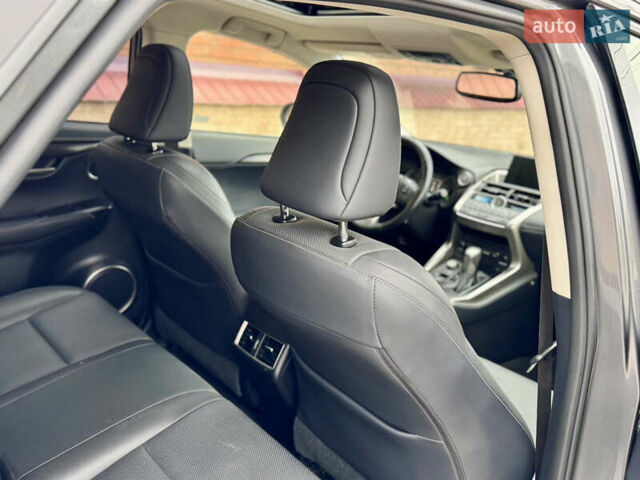 Сірий Лексус НХ, об'ємом двигуна 2 л та пробігом 55 тис. км за 20999 $, фото 55 на Automoto.ua