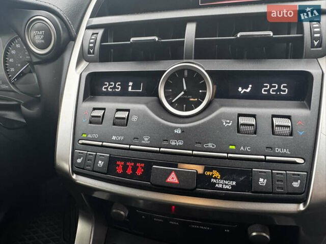 Сірий Лексус НХ, об'ємом двигуна 2 л та пробігом 67 тис. км за 25700 $, фото 29 на Automoto.ua