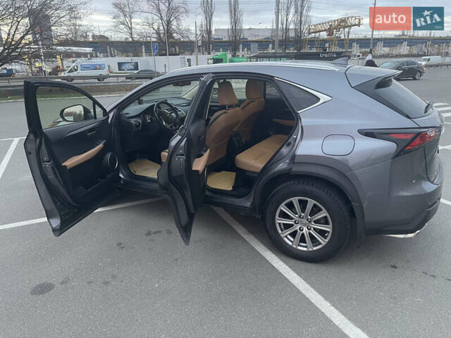 Серый Лексус НХ, объемом двигателя 2 л и пробегом 118 тыс. км за 25000 $, фото 7 на Automoto.ua