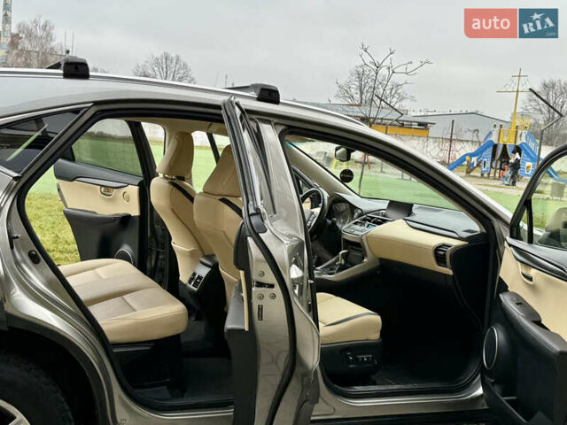 Серый Лексус НХ, объемом двигателя 2 л и пробегом 140 тыс. км за 23500 $, фото 4 на Automoto.ua