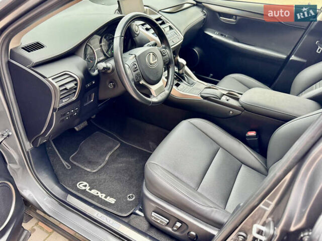 Сірий Лексус НХ, об'ємом двигуна 2 л та пробігом 55 тис. км за 20999 $, фото 40 на Automoto.ua