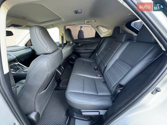 Лексус НХ 2018 в Одессе на Automoto.ua Серый Лексус НХ, объемом двигателя 2 л и пробегом 85 тыс. км за 26500 $, фото 17 на Automoto.ua