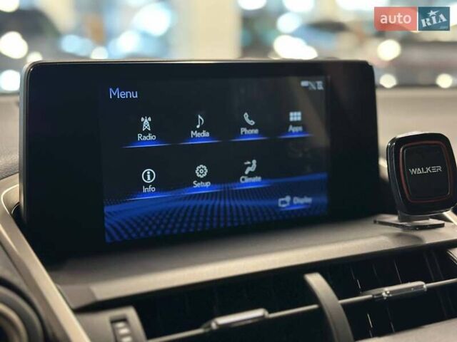 Сірий Лексус НХ, об'ємом двигуна 2.49 л та пробігом 100 тис. км за 32900 $, фото 21 на Automoto.ua