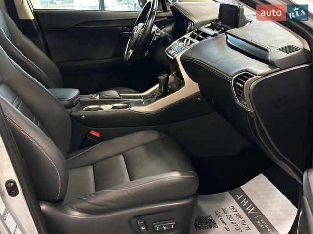 Сірий Лексус НХ, об'ємом двигуна 2.49 л та пробігом 100 тис. км за 32900 $, фото 36 на Automoto.ua