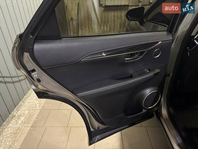 Сірий Лексус НХ, об'ємом двигуна 1.99 л та пробігом 35 тис. км за 35555 $, фото 28 на Automoto.ua