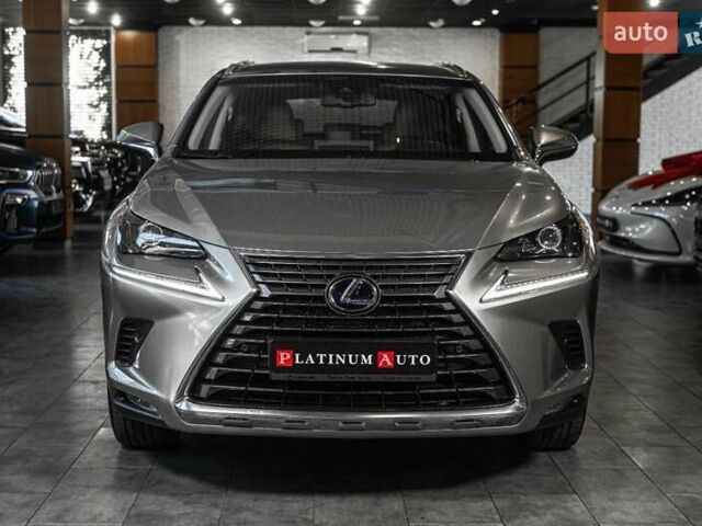 Сірий Лексус НХ, об'ємом двигуна 2.49 л та пробігом 69 тис. км за 37500 $, фото 1 на Automoto.ua