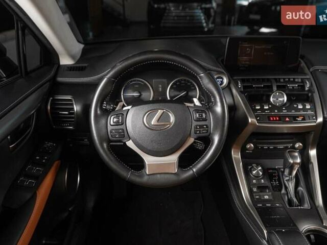 Сірий Лексус НХ, об'ємом двигуна 2.49 л та пробігом 69 тис. км за 37500 $, фото 17 на Automoto.ua