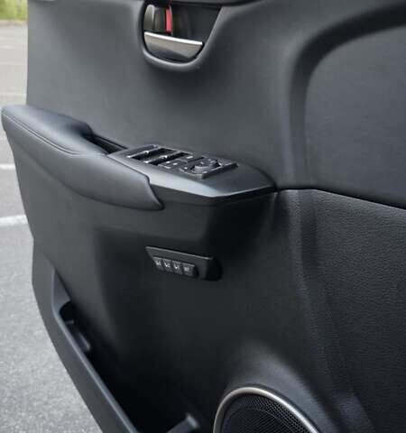 Серый Лексус НХ, объемом двигателя 2 л и пробегом 51 тыс. км за 28500 $, фото 17 на Automoto.ua