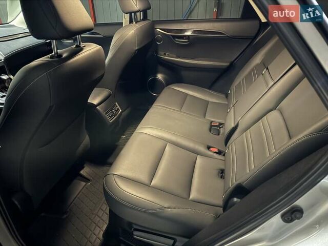 Сірий Лексус НХ, об'ємом двигуна 1.99 л та пробігом 35 тис. км за 35555 $, фото 27 на Automoto.ua