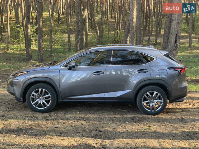 Сірий Лексус НХ, об'ємом двигуна 2 л та пробігом 78 тис. км за 28000 $, фото 4 на Automoto.ua