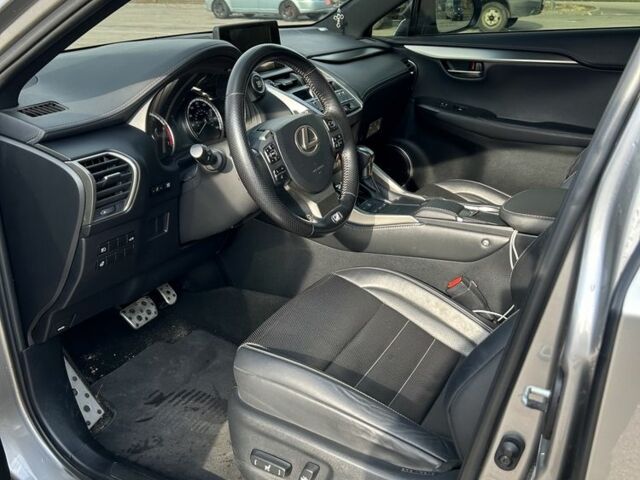 Сірий Лексус НХ, об'ємом двигуна 2 л та пробігом 131 тис. км за 30000 $, фото 8 на Automoto.ua