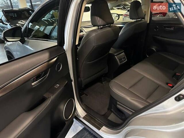 Серый Лексус НХ, объемом двигателя 2.49 л и пробегом 100 тыс. км за 29900 $, фото 29 на Automoto.ua