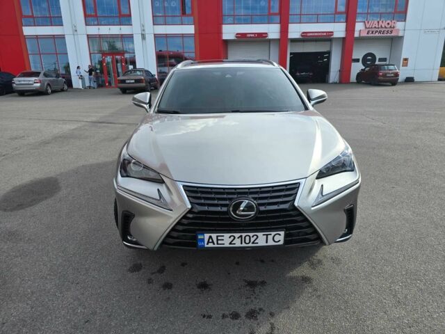 Сірий Лексус НХ, об'ємом двигуна 2 л та пробігом 48 тис. км за 28500 $, фото 10 на Automoto.ua