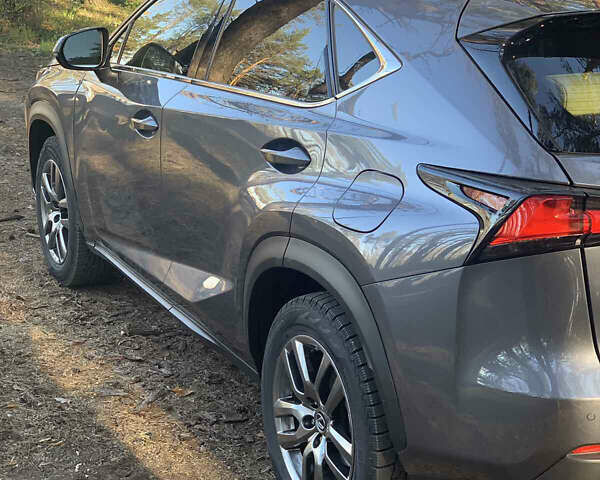 Сірий Лексус НХ, об'ємом двигуна 2 л та пробігом 78 тис. км за 28000 $, фото 5 на Automoto.ua