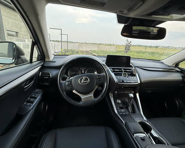 Серый Лексус НХ, объемом двигателя 2 л и пробегом 59 тыс. км за 30000 $, фото 16 на Automoto.ua