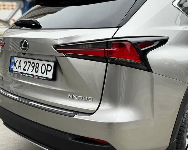 Лексус НХ 2018 у Києві на Automoto.ua Сірий Лексус НХ, об'ємом двигуна 2 л та пробігом 82 тис. км за 36000 $, фото 9 на Automoto.ua