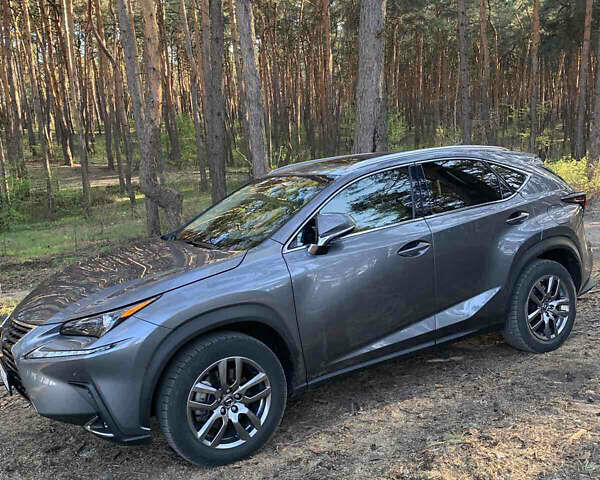 Сірий Лексус НХ, об'ємом двигуна 2 л та пробігом 78 тис. км за 28000 $, фото 1 на Automoto.ua