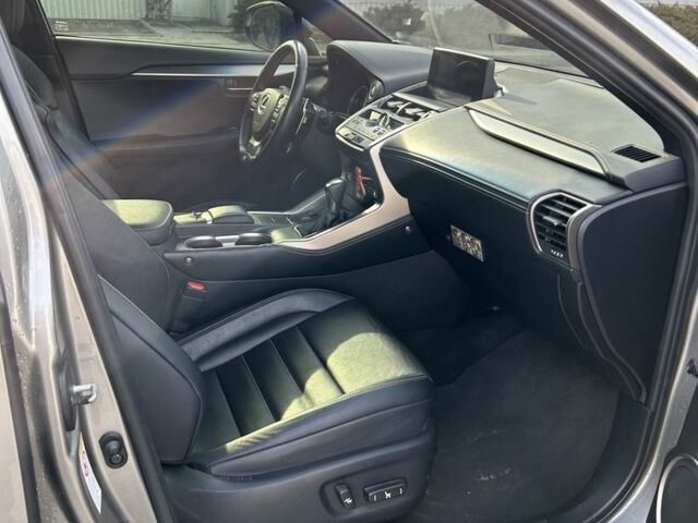 Сірий Лексус НХ, об'ємом двигуна 2 л та пробігом 131 тис. км за 30000 $, фото 13 на Automoto.ua