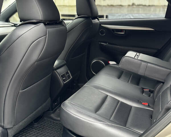 Лексус НХ 2018 у Києві на Automoto.ua Сірий Лексус НХ, об'ємом двигуна 2 л та пробігом 82 тис. км за 36000 $, фото 35 на Automoto.ua