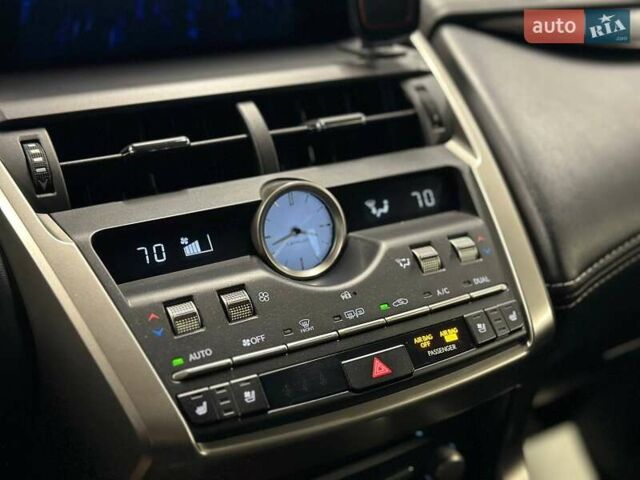 Серый Лексус НХ, объемом двигателя 2.49 л и пробегом 100 тыс. км за 29900 $, фото 18 на Automoto.ua