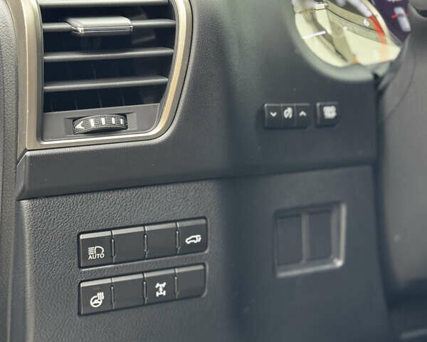 Серый Лексус НХ, объемом двигателя 2 л и пробегом 82 тыс. км за 34000 $, фото 21 на Automoto.ua