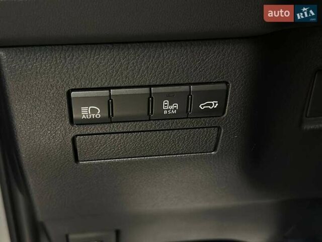 Сірий Лексус НХ, об'ємом двигуна 2.49 л та пробігом 100 тис. км за 32900 $, фото 16 на Automoto.ua