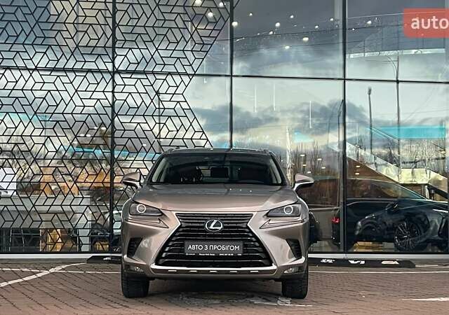 Сірий Лексус НХ, об'ємом двигуна 2.49 л та пробігом 90 тис. км за 34651 $, фото 4 на Automoto.ua