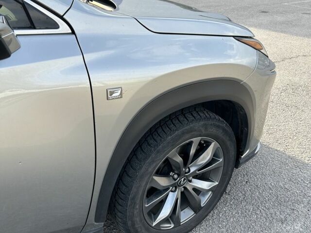 Сірий Лексус НХ, об'ємом двигуна 2 л та пробігом 131 тис. км за 30000 $, фото 5 на Automoto.ua