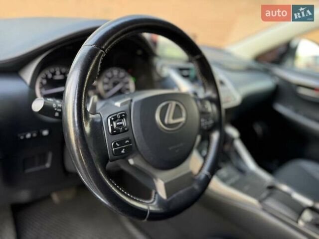 Лексус НХ 2018 в Одессе на Automoto.ua Серый Лексус НХ, объемом двигателя 2 л и пробегом 85 тыс. км за 26500 $, фото 23 на Automoto.ua