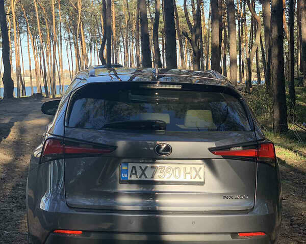 Сірий Лексус НХ, об'ємом двигуна 2 л та пробігом 78 тис. км за 28000 $, фото 3 на Automoto.ua