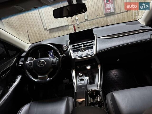 Сірий Лексус НХ, об'ємом двигуна 1.99 л та пробігом 35 тис. км за 35555 $, фото 34 на Automoto.ua