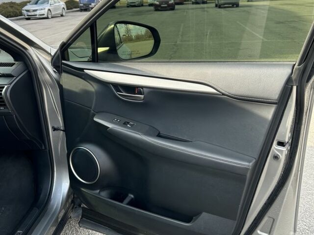 Сірий Лексус НХ, об'ємом двигуна 2 л та пробігом 131 тис. км за 30000 $, фото 14 на Automoto.ua