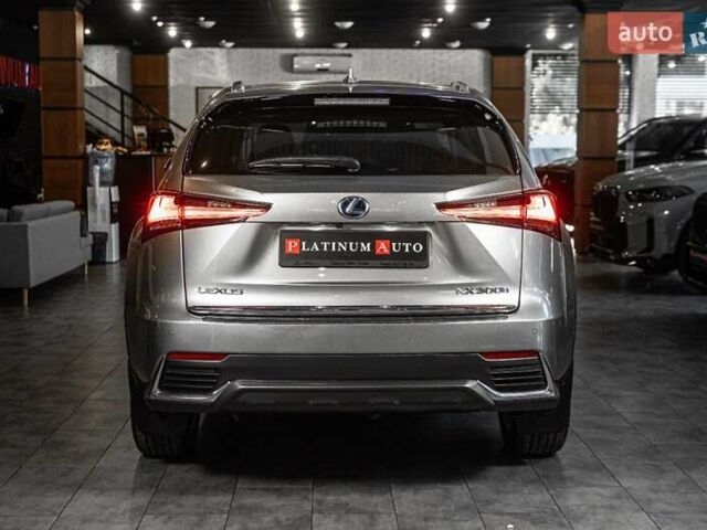 Сірий Лексус НХ, об'ємом двигуна 2.49 л та пробігом 69 тис. км за 37500 $, фото 4 на Automoto.ua