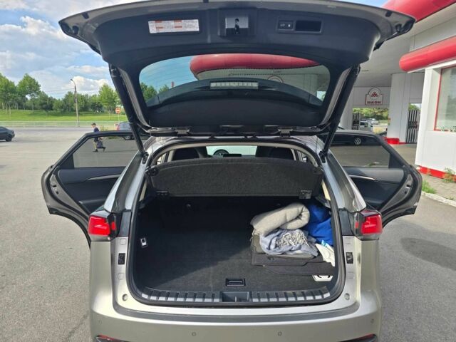 Сірий Лексус НХ, об'ємом двигуна 2 л та пробігом 48 тис. км за 28500 $, фото 12 на Automoto.ua